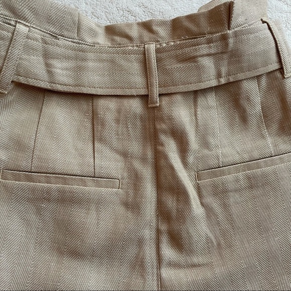 Like new Express Super High Waisted Belted Linen-Blend Shorts - Picture 5 of 9